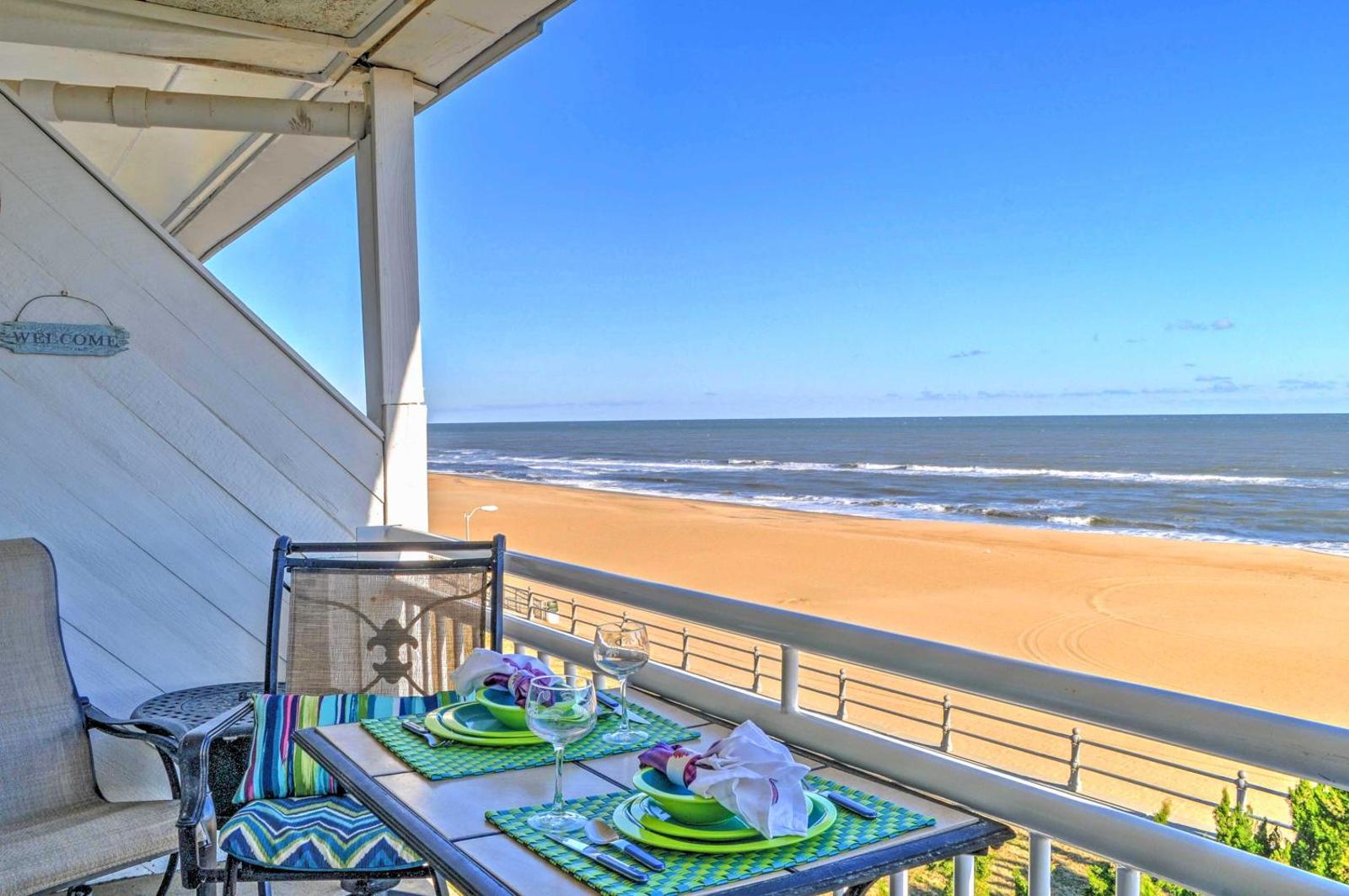 Oceanfront Virginia Beach Studio w/ Community Pool Main image 1